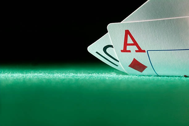 Arcade games interface on qqkingbet showing Aviator, Sweet Bonanza, and Mahjong Ways tiles